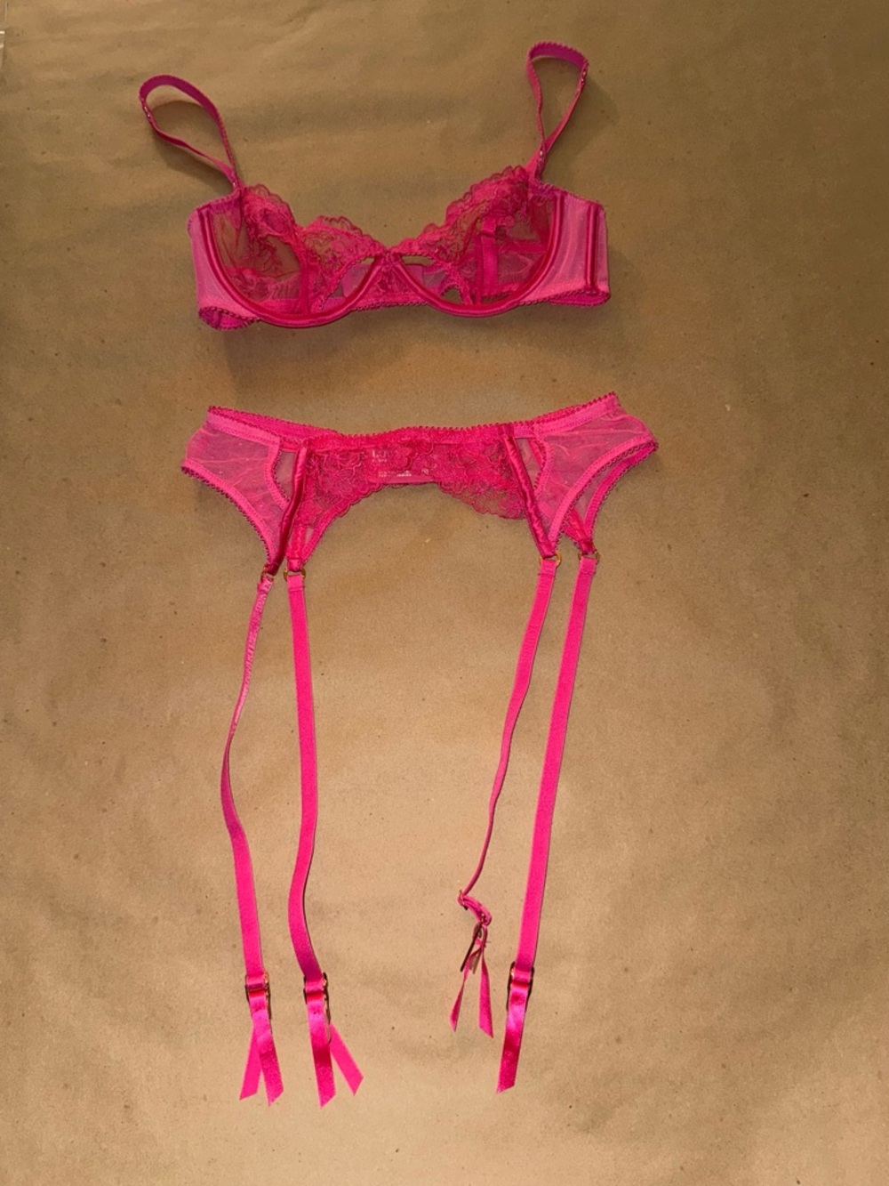 Lounge 34B Medium 2PCS Florence Hot Pink Floral Bra and Garter Belt Set NWOT